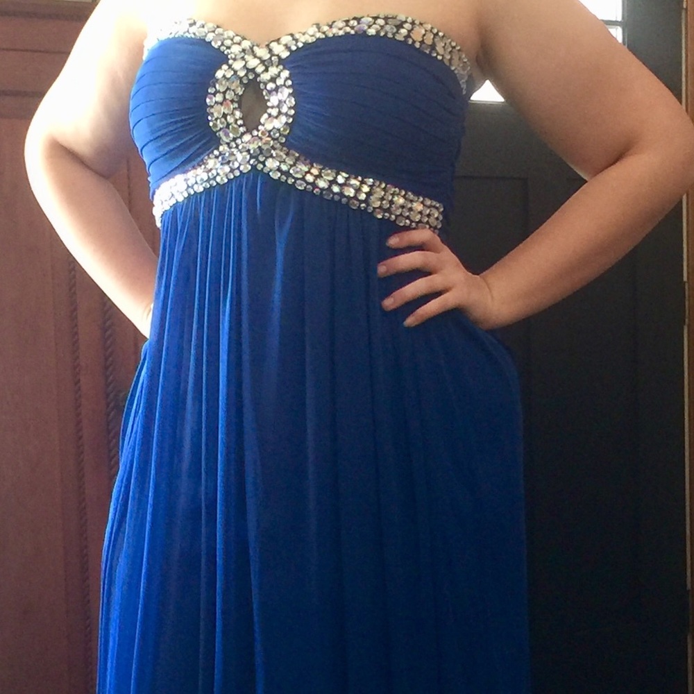Stunning Floor Length Formal Dress